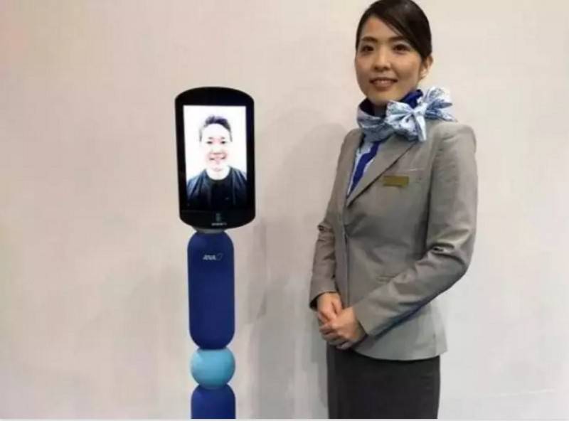 全日空展示Newme機器人 可以替你遠程旅游