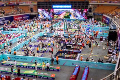 預見未來?擁抱AI?長城汽車智慧工廠將迎來世界機器人“狂歡” 預見未來?擁抱AI?長城汽車智慧工廠將迎來世界機器人“狂歡”