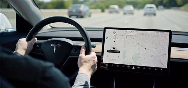 ��˹����Waymo�����Ԅ��{���ʲô��ͬ��