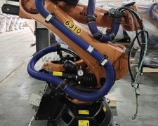 KUKA庫卡機器人KR270平衡缸漏油維修